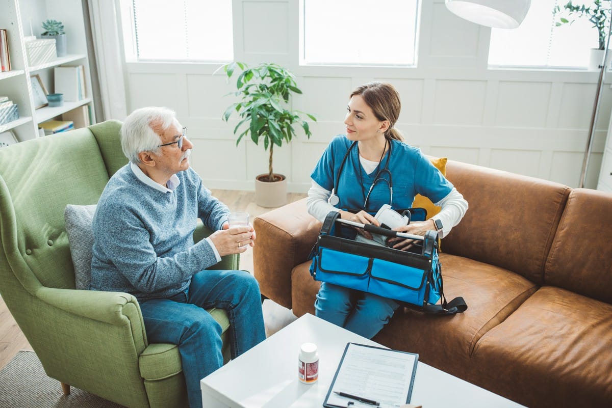 pielęgniarka u pacjenta